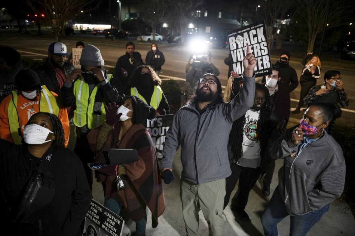 USA : la vidéo d’un policier blanc tuant un homme noir crée des manifestations